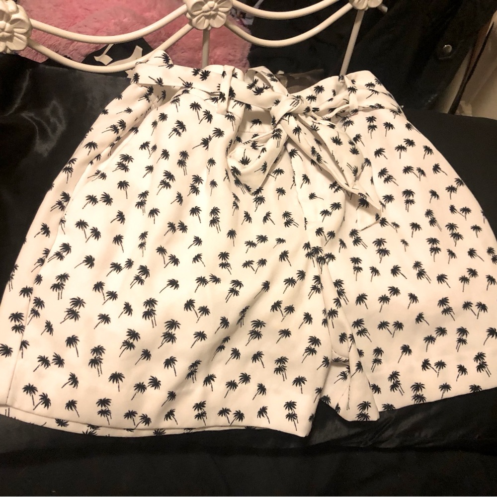 Shorts size S